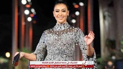 بجمبسوت قصير ومثير..ميريهان حسين تبهر الجميع على الريد كاربت بالجونة