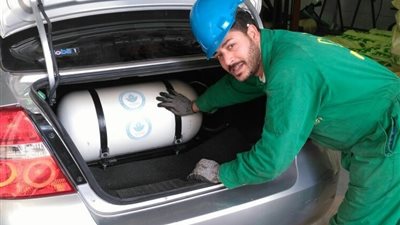 شاهد.. البترول: نستهدف تحويل 240 ألف سيارة للعمل بالغاز الطبيعي خلال 5 سنوات