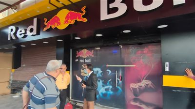 حملة بحي النزهة لرفع الإشغالات والشيشة من المقاهي