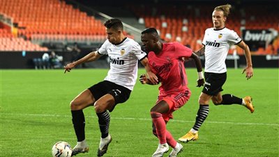  فالنسيا يسحق ريال مدريد بالأربعة في الدوري الإسباني