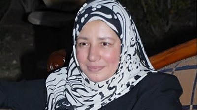 نهال عنبر عن  إصابة عبلة كامل بسرطان: شائعة غريبة...ولابد من محاسبة المسؤول