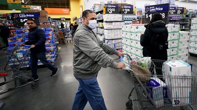 15 نصيحة.. كيف تحمي نفسك وأسرتك من كورونا في المتاجر والمولات؟