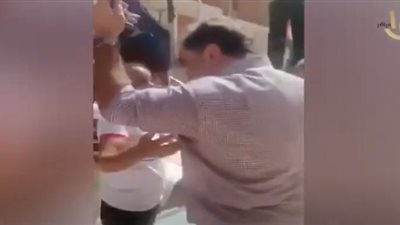 أستاذ جامعي يسب الطلاب.. والعميد: 