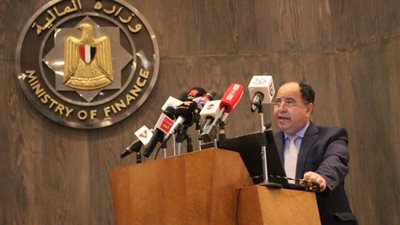 وزير المالية : الإنجازات الكبيرة فى قطاع النقل رفعت التصنيف الدولى لمصر