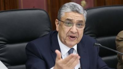 وزارة الكهرباء : تطوير شبكات 52 قرية بالصعيد بتكلفة 642 مليون جنيه