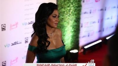 بفستان أخضر.. رانيا يوسف تتألق  على العرض الخاص لـ