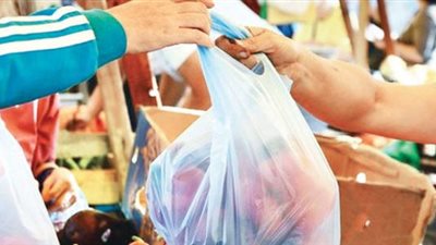 البيئة: مصر تستهلك 12 مليار كيس بلاستيك سنويا معظمها يتجه للمصارف (فيديو)
