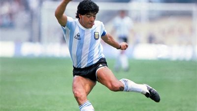 عاجل - وفاة أسطورة كرة القدم «مارادونا»