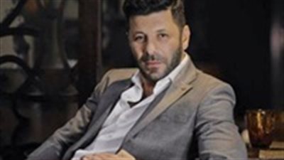 إياد نصار يجسد شخصية ضابط في 