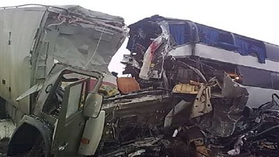 عشرات القتلى والجرحى جراء تصادم حافلة وشاحنة بباكستان