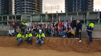 وفد من كليتي الهندسة والفنون التطبيقية جامعة القاهرة يتفقد مشروعات مدينة