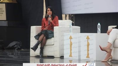 نجوم الفن يشاركون في ندوة منى زكي عقب تكريمها بجائزة فاتن حمامة (صور)
