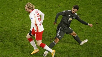 لايبزيج يكتسح مانشستر يونايتد بثلاثية ويرسله للدوري الأوروبي 