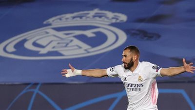 بنزيما ينتظر تحقيق رقم تاريخي أمام مونشنجلادباخ 