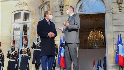 في زيارته باريس.. 8 لقاءات مهمة لـ