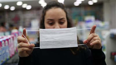 رغم ظهور لقاح كورونا.. لا تتخلى عن الكمامة لهذه الأسباب