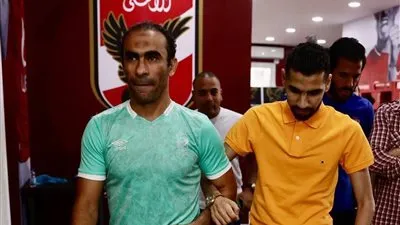 قرار جديد من الأهلي بشأن علاج مؤمن زكريا