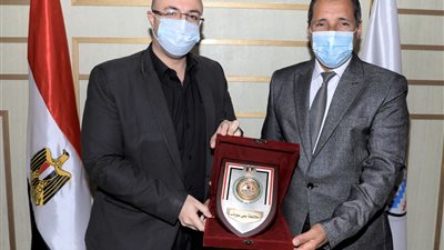 محافظ بني سويف يكرم رئيس مدينة اهناسيا لبلوغه سن التقاعد