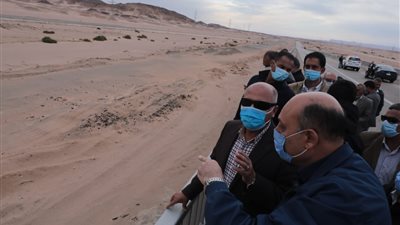 وزير النقل يتفقد مشروع إعادة تأهيل خط سكة حديد قنا-سفاجا-أبو طرطور ومدة للغردقة