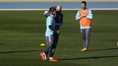 بيريز يستقر على مدرب ريال مدريد الجديد حال رحيل زيدان