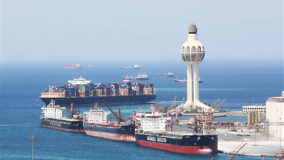 ميناء جدة يعلن استئناف حركة الملاحة البحرية بعد توقفها لساعات