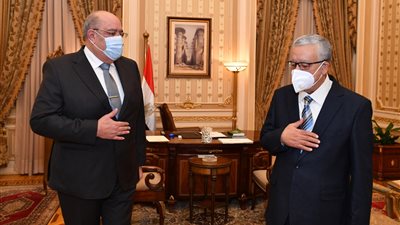 رئيس الجهاز المركزي للمحاسبات يهنئ المستشار الدكتور حنفي جبالي رئيس مجلس النواب