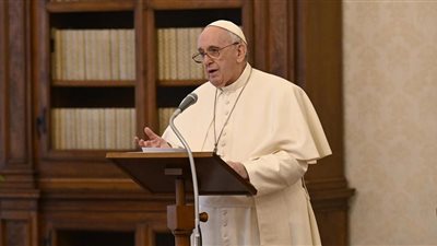 البابا فرنسيس: تساعدنا مريم العذراء لكي نعيش كل يوم في المحبة والخدمة 