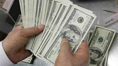 أسعار الدولار في البنوك اليوم الإثنين 25 يناير 2021