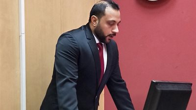 أسرة الفجر تهنئ الطبيب مصطفى يوسف بحصوله على الماجستير