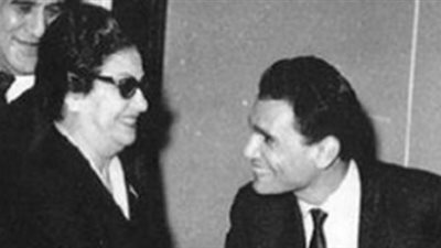 مقالة نادرة لعبد الحليم حافظ يسرد فيها كيف صالح أم كلثوم