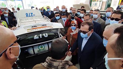 البترول تفتتح أول محطة لتموين السيارات بالغاز الطبيعي في الاقصر 