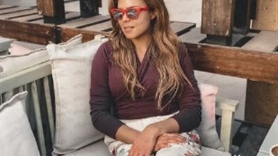 شاي ولا قهوة .. ناهد السباعي تشارك متابعيها بإطلالة جديدة