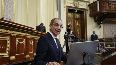 عاجل.. رئيس لجنة المشروعات بالبرلمان يشيد بخدمة 15999