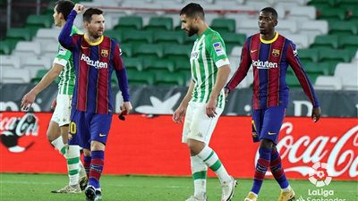 برشلونة يواجه إشبيلية وعينه على البطولة الأسهل