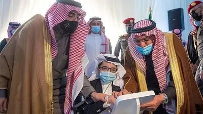 أمير القصيم يضع حجر الأساس لمشروع مركز الإعاقة ومرضى التوحد بمدينة بريدة