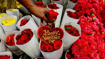 أجمل رسائل عيد الحب 2021 Valentine's Day لمواقع السوشيال ميديا والـsms