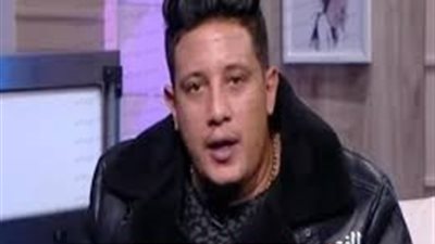 حمو بيكا يتطاول لفظيا على العاملين في مطار القاهرة.. تفاصيل