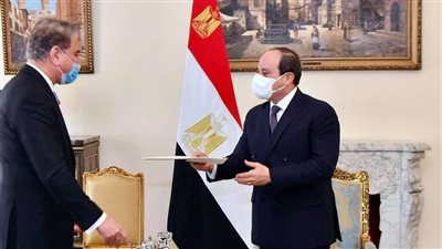 السيسي يرحب بتطوير التعاون الثنائي وتبادل الخبرات في مختلف المجالات مع باكستان 