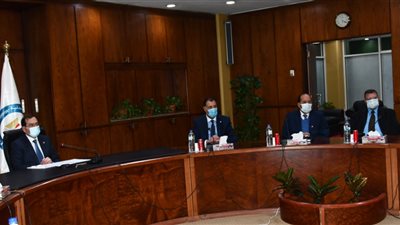 طرح أول مناقصة للتنقيب عن النفط والغاز 