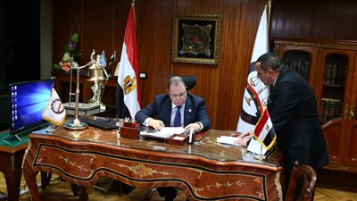 بلاغ للنائب العام يطالب بمحاكمة تامر أمين لتطاوله على 