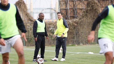 خالد جلال يقود أول تدريباته مع البنك الأهلي 