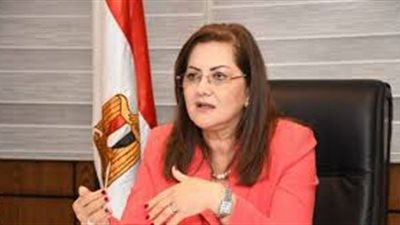 وزيرة التخطيط تخصص 750 جنيها لدعم مشروع تبطين الترع