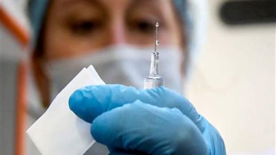 أستاذ علم انتشار أوبئة: لقاح كورونا يوفر حماية من عام إلى عامين