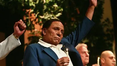 مسرحية بودي جارد للزعيم عادل إمام تتصدر تريند جوجل قبل عرضها على منصة 