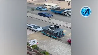 سيارة طبخ في شارع السباق بمصر الجديدة تهدد حياة المواطنين (فيديو)