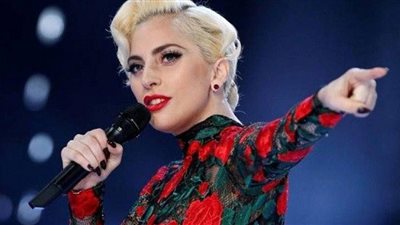 ليدي غاغا تعرض مكافأة نصف مليون دولار لمن يعثر على كلبيها!