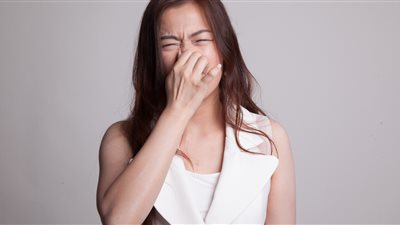 احذر.. 6 مشاكل صحية يسببها العبث المتكرر بالأنف