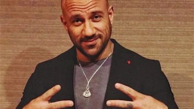 تعرف على حالة أحمد مكي بعد إصابته بكورونا (فيديو)