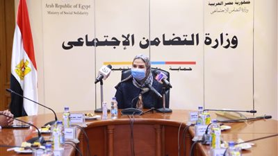 اليوم.. وزيرة التضامن تفتتح دورة تدريبية لمكافحة الهجرة غير الشرعية