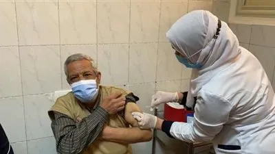 اليوم.. خطوات حجز لقاح كورونا بعد بدء تطعيم أصحاب الأمراض المزمنة (طالع التفاصيل)